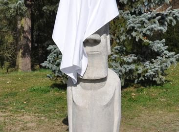 Статуя Моаи на АЭС «Темелин»